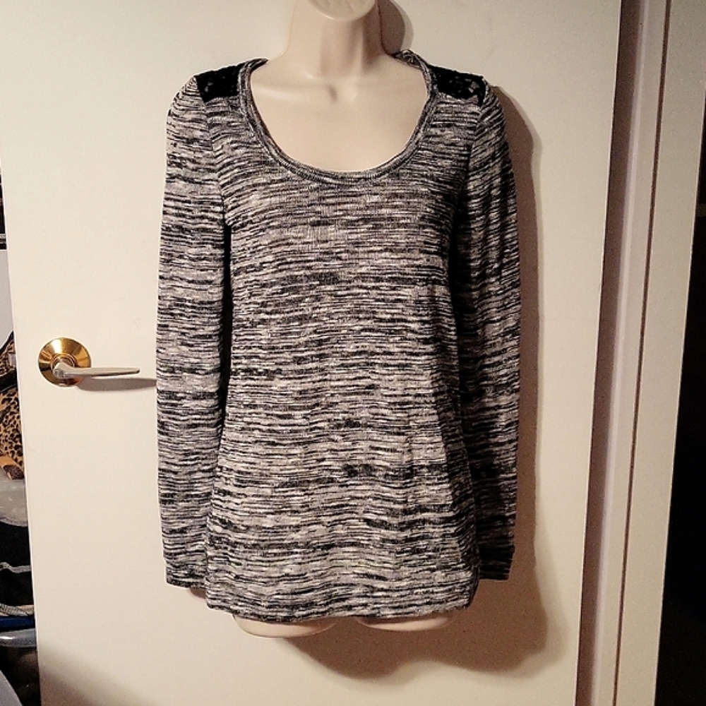 ARDENE Women's Black & White Long Sleeve Top with Lace Back Small NWOT